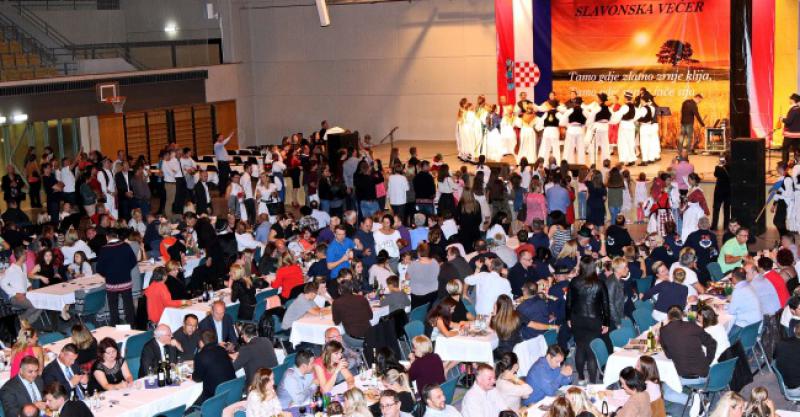 (FOTOGALERIJA) VELIKA FEŠTA U Stuttgartu održana Slavonska večer, pogledajte kako je bilo