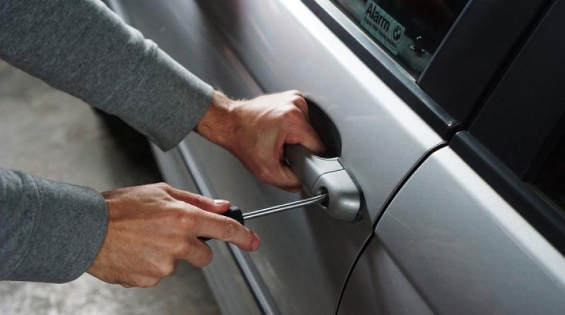 LOPOV, A NE IZBJEGLICA Sirijac u Ogulinu uhvaćen u krađi automobila