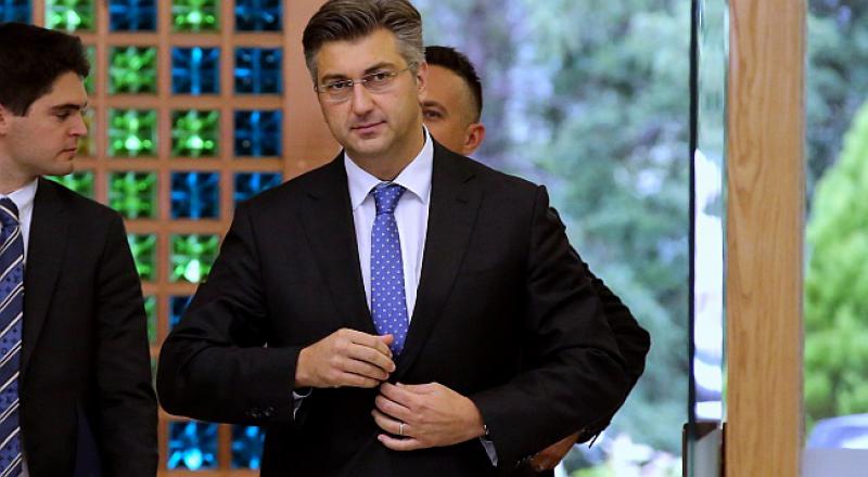 IMAMO MANDATARA Grabar-Kitarović dala mandat Plenkoviću: 'Prioritet gospodarstvo, radna mjesta i demografska obnova'