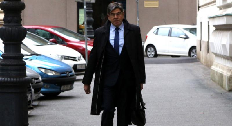 GAVRILOVIĆ OPTUŽEN ZA RATNO PROFITERSTVO Sumnjiči ga se da je s dva milijuna maraka za obranu Hrvatske kupovao tvrtke