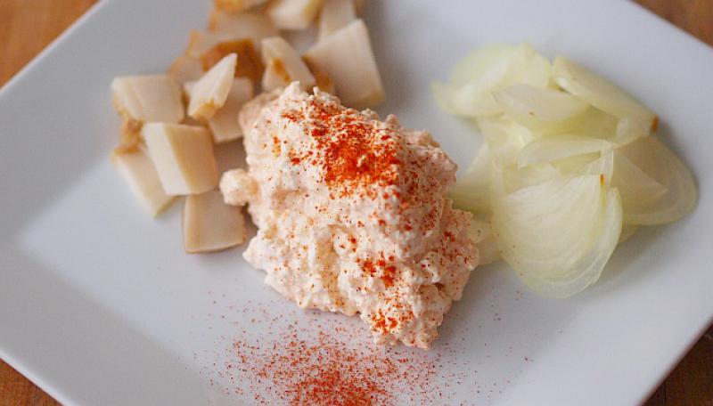 OVO SU JELI NAŠI STARI Sir i vrhnje - oduševite goste ovim pomalo zaboravljenim jelom