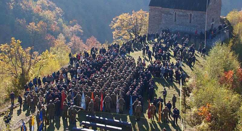 U KRALJEVSKOM BOBOVCU Vjernici iz cijele BiH okupili se kraj Vareša na obljetnicu smrti kraljice Katarine Kosače