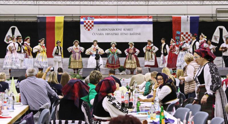 FOTOGALERIJA Pogledajte kako je bilo na 4. međunarodnom susretu čuvara hrvatske etno baštine