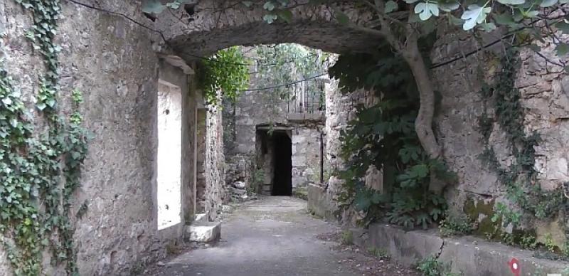 'ZAŠTO SU GA SVI NAPUSTILI?' Njemački mediji pišu o intrigantnom ruševnom hrvatskom selu