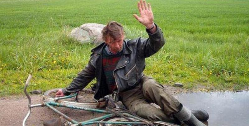 Policajac zaustavlja pijanca...