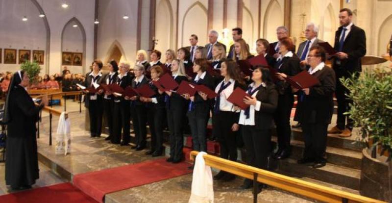 19. SMOTRA CRKVENIH ZBOROVA U Neussu nastupilo 12 zborova hrvatskih misija i zajednica