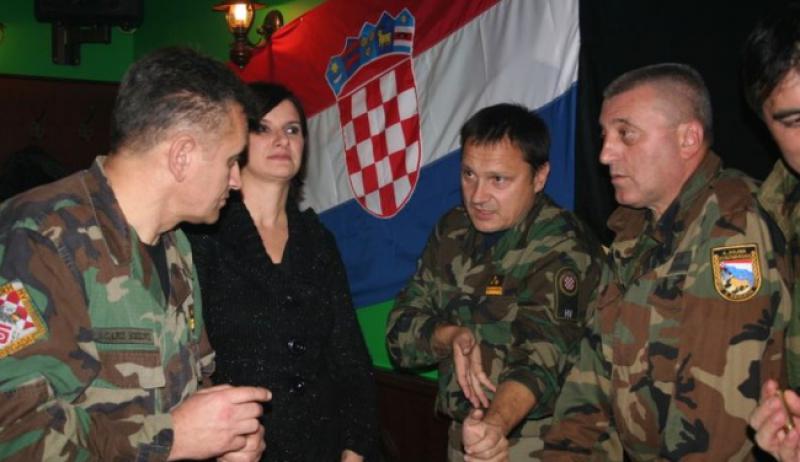 7 SVJEDOČANSTAVA BRAĆE PO ORUŽJU Vukovarski branitelji prisjetili se borbi s četnicima i niškim specijalcima, junačke obrane i proboja