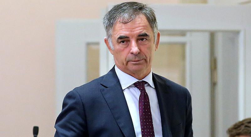 PUPOVAC  'Hrvatski jezik je tako rađen da bude isključiv za manjine'