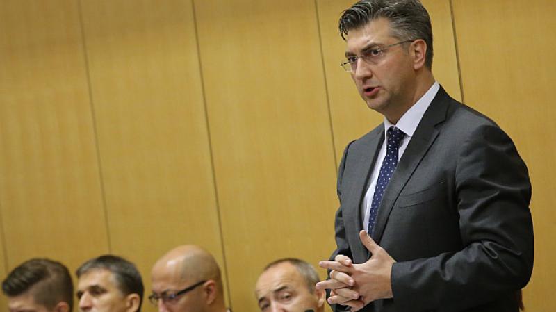 PLENKOVIĆ 'Bili smo suzdržani kod primanja Srpske napredne stranke među europske pučane jer...'