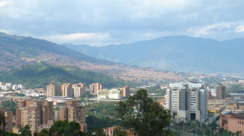 IZVANREDNE VIJESTI Srušio se zrakoplov sa više od 80 ljudi, u njemu bila nogometna momčad