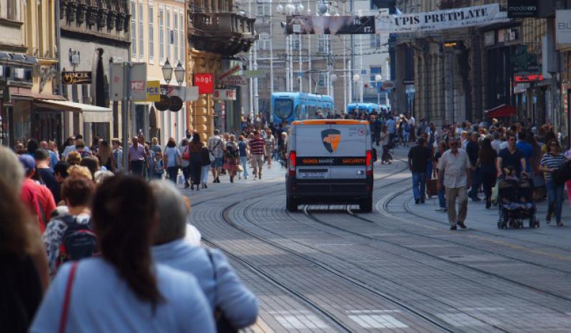 330 TISUĆA HRVATA IMA BLOKIRANE RAČUNE Dužni su više od 40 milijardi kuna