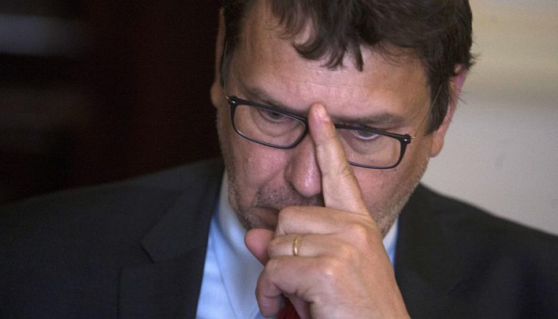 'SRBIJA BI TREBALA TISKATI 186 UDŽBENIKA NA HRVATSKOM' Žigmanov pojasnio vlastima kada će Hrvatska povući blokadu