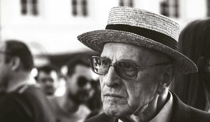 Bračanin je bio gluh veći dio svog života i na jednom pregledu mu liječnik pojasni...