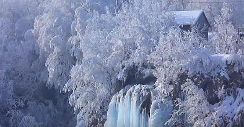 (VIDEO) NESTVARNA LJEPOTA Uživajte nekoliko minuta u zadivljujućoj zimskoj idili Plitvičkih jezera
