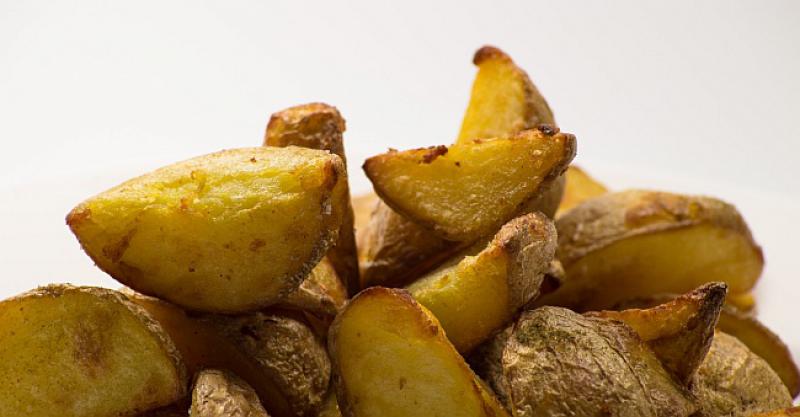 Dolazi Ivica iz škole kući uplakan. Pita ga tata...