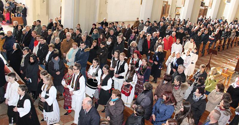 FOTOGALERIJA Hrvati Salzburga proslavili Stepinčevo u dupkom punoj crkvi