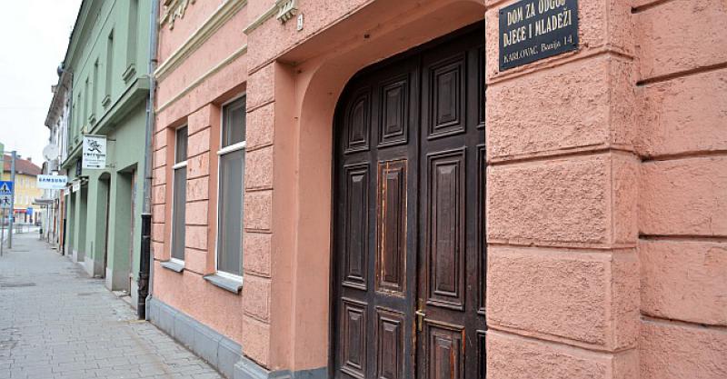 AZILANTU SLOMILI ČELJUST U Karlovcu teško pretučen 18-godišnji Iračanin