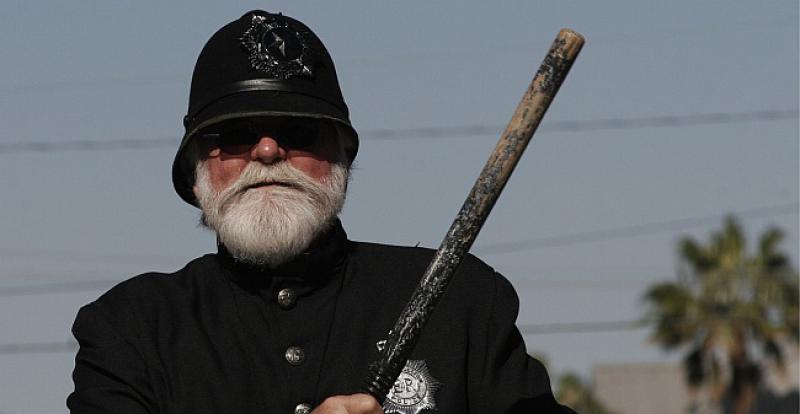 Negdje u nekom selu policajac zaustavi gradskog odvjetnika...