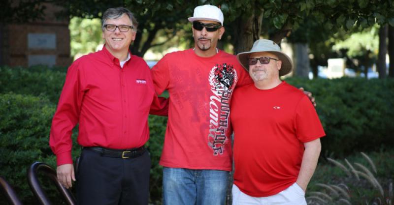 Razgovaraju Nijemac, Rus i Mujo o svojim pothvatima...