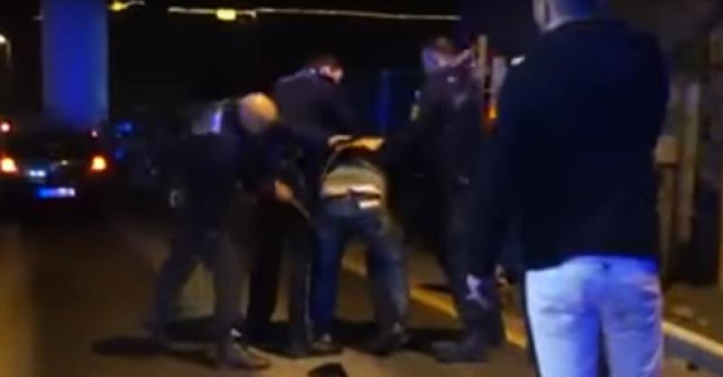 (VIDEO) Njemačka policija namlatila čovjeka nakon što je odbio ugasiti cigaretu