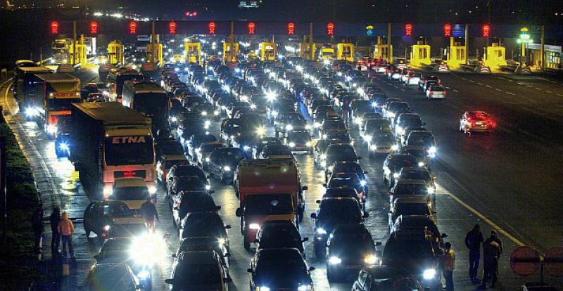 NAKON KAOSA NA GRANICAMA IPAK SE UBLAŽAVAJU KONTROLE No, rješenje je tek privremeno