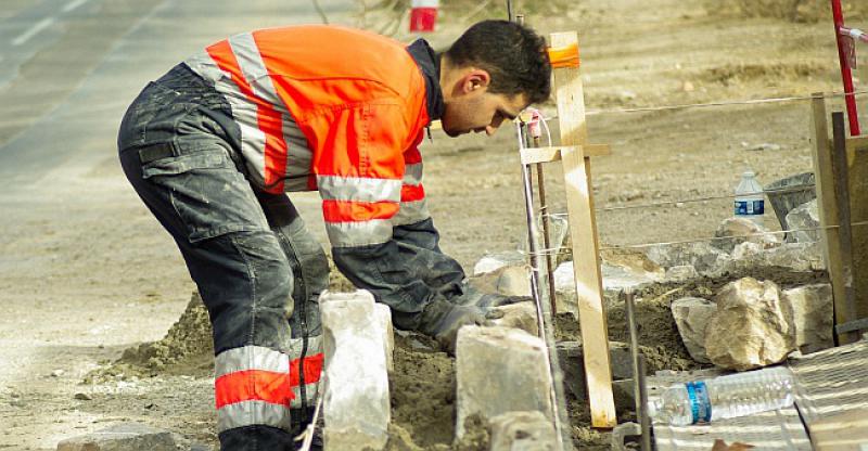 RAD ‘NA CRNO’ U NJEMAČKOJ Naletio sam na oglas u kojem se radnike tretira kao pse na selu za 10 eura po satu