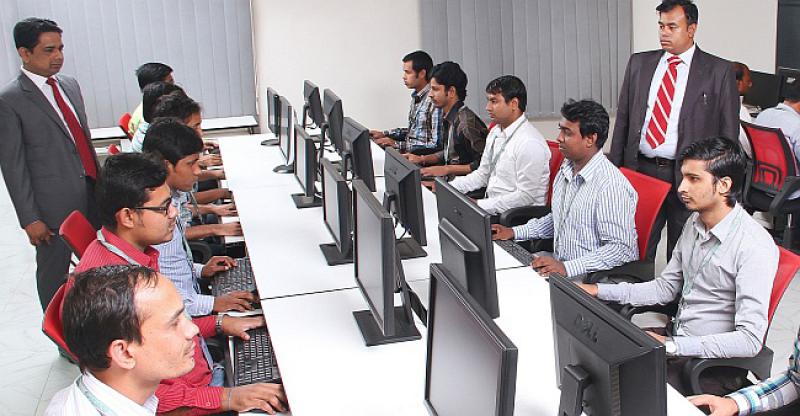 ‘PRVO AMERIKA’ Trump potpisao uredbu za zaštitu američkih od stranih radnika, mijenja se radna viza za strance