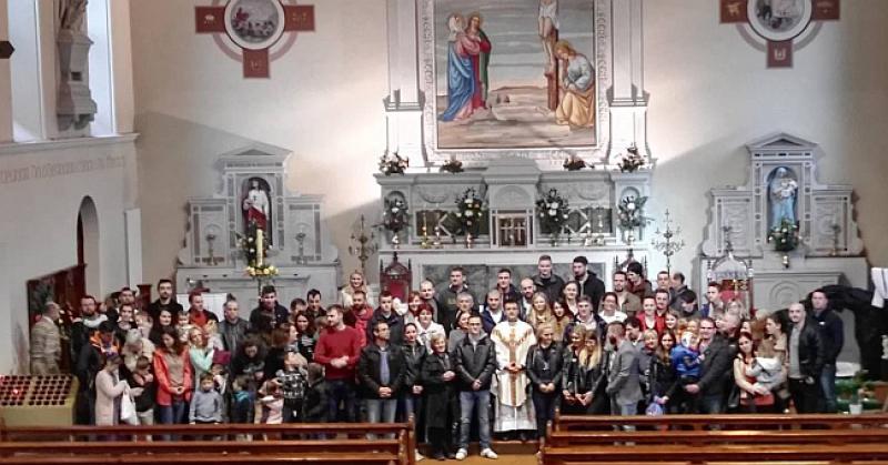 PRVA MISA NA HRVATSKOM U IRSKOM CORKU Druga najveća zajednica Hrvata uživala u misi i druženju