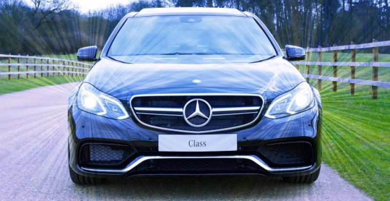 Stopirao Hrvat, a Nijemac kraj njega projuri u najnovijem Mercedesu...