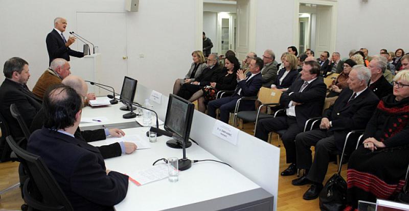 HRVATSKA OD STOLJEĆA 7. DO DANAS Mađarski Hrvat predstavio novu knjigu