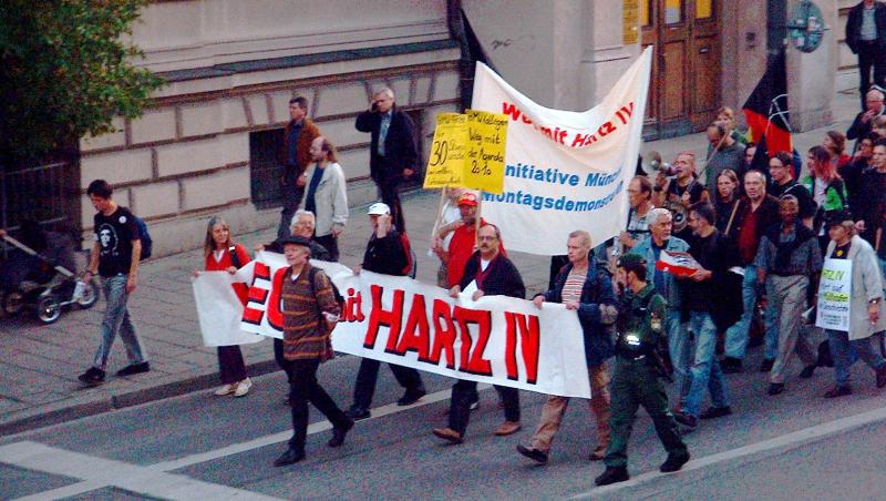 AZILANTI NA NJEMAČKOJ SOCIJALI Broj korisnika Hartz IV u jednoj godini porastao za 132 posto