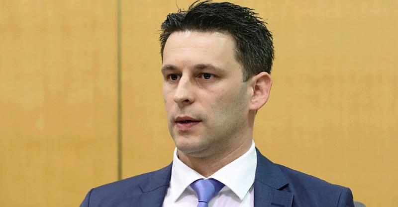 HDZ RADI NA SMJENI BOŽE PETROVA Skupljaju potpise da ga naslijedi HDZ-ovac