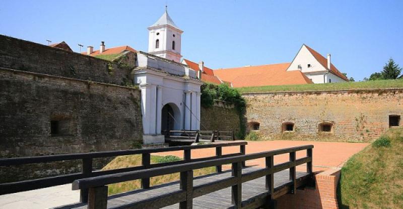 PRIJEDLOG ZA IZLET: OSIJEK Vodimo vas kroz grad na Dravi, od Tvrđe do Copacabane