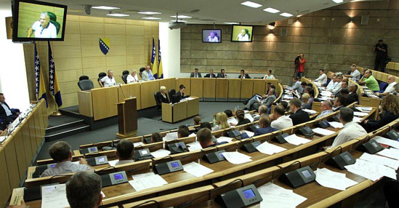 BOŠNJACI BLOKIRALI 'HRVATSKI' ZAKON Vjeruju da su ugroženi njihovi vitalni interesi