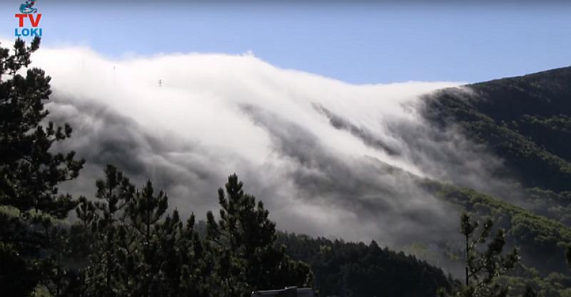 (VIDEO) SPEKTAKULARAN PRIZOR S VELEBITA Magla kao vodopad klizi niz obronak planine