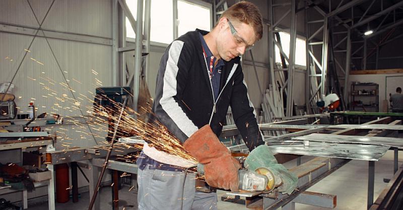 U NJEMAČKOJ NIKAD NISU TRAŽILI VIŠE RADNIKA Više od milijun otvorenih radnih mjesta, a dvije trećine poslodavaca ima jedan uvjet