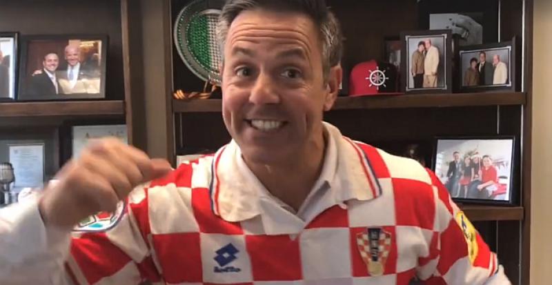 (VIDEO) BJEŽITE LJUDI, BJEŽITE IZ GRADA... Američki političar stvarno entuzijastično najavio utakmicu Hrvatska-Meksiko