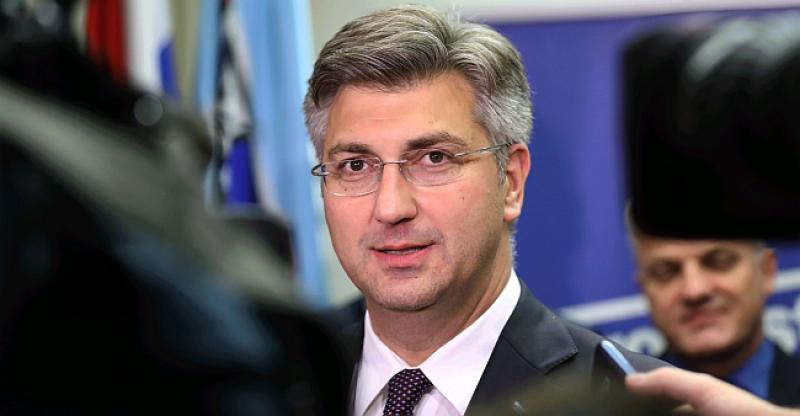 PLENKOVIĆ SMIJENIO BARIŠIĆA Predstavljeni novi ministri