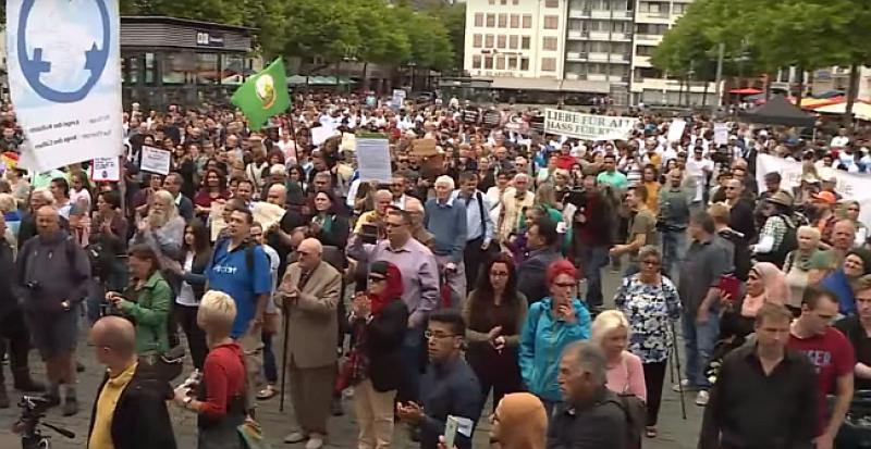 PROSVJED NJEMAČKIH MUSLIMANA PROTIV TERORIZMA Očekivalo se 10.000 ljudi, došlo mnogo manje