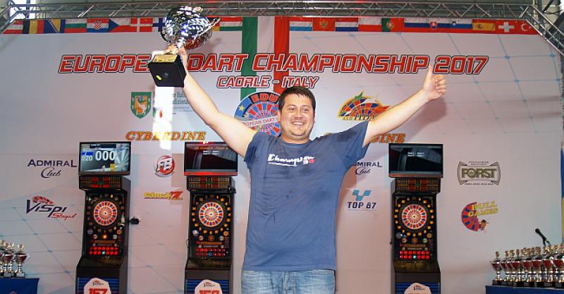 NEVJEROJATAN PODVIG HRVATA Ušao 's klupe' i osvojio naslov europskog prvaka u pikadu!