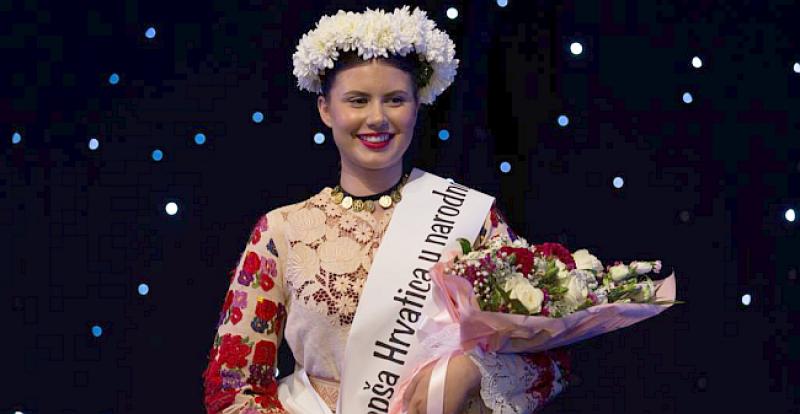 IZABRANE NAJLJEPŠE HRVATICE IZ ISELJENIŠTVA U NARODNOJ NOŠNJI Andrea Radman je pobjednica