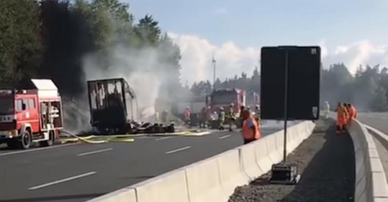 POLICIJA BEZ NADE 18 ljudi vjerojatno je poginulo u gorućem autobusu u Bavarskoj