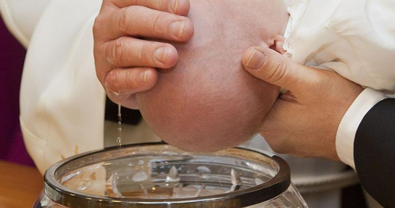 TKO MOŽE BITI KUM NA SAKRAMENTIMA? Fra Zvonko odgovara na često postavljano pitanje