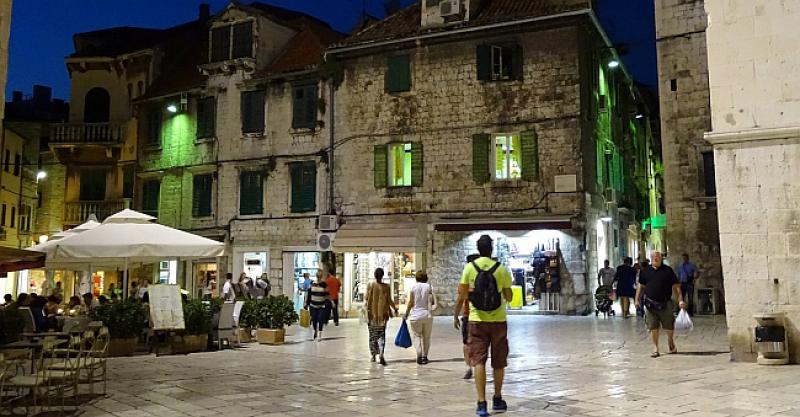 HRVATA IZ NJEMAČKE PRETUKLI U SPLITU Razlog je tetovaža: 'To su kukavice i klošari'