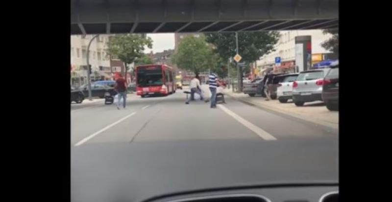 (VIDEO) OTKRIVEN IDENTITET NAPADAČA U HAMBURGU Poznat kao islamist, ali i kao psihički labilna osoba