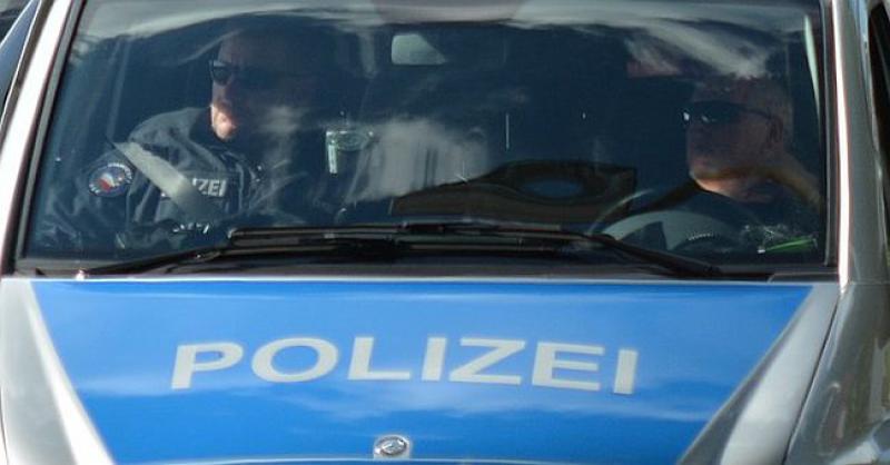 PREVAREN Tinejdžer čekao bus za Hrvatsku, policija traži pretilog Hrvata koji ga je 'izvozao' i ukrao mu novac