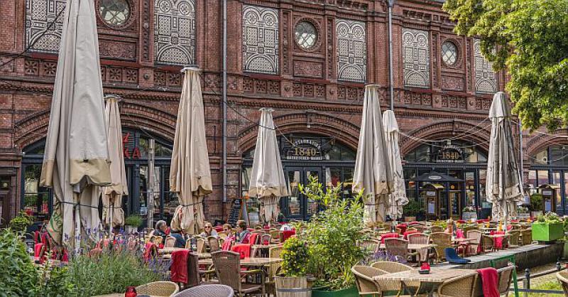 KONOBARI(CE) U BERLINU NE ZNAJU NJEMAČKI To živcira državnog tajnika