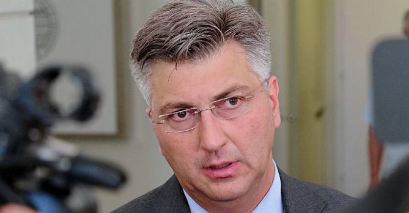PLENKOVIĆ O PLOČI U JASENOVCU '11 pripadnika HOS-a je ostavilo svoje živote, međutim...'