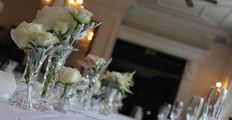 Došao Mujo na gala večeru....