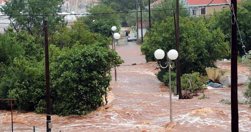 (FOTOGALERIJA) ZASTRAŠUJUĆI PRIZORI IZ HRVATSKE 'Potopljeni' Zadar i okolica, predsjednica otkazala sve i dolazi u obilazak